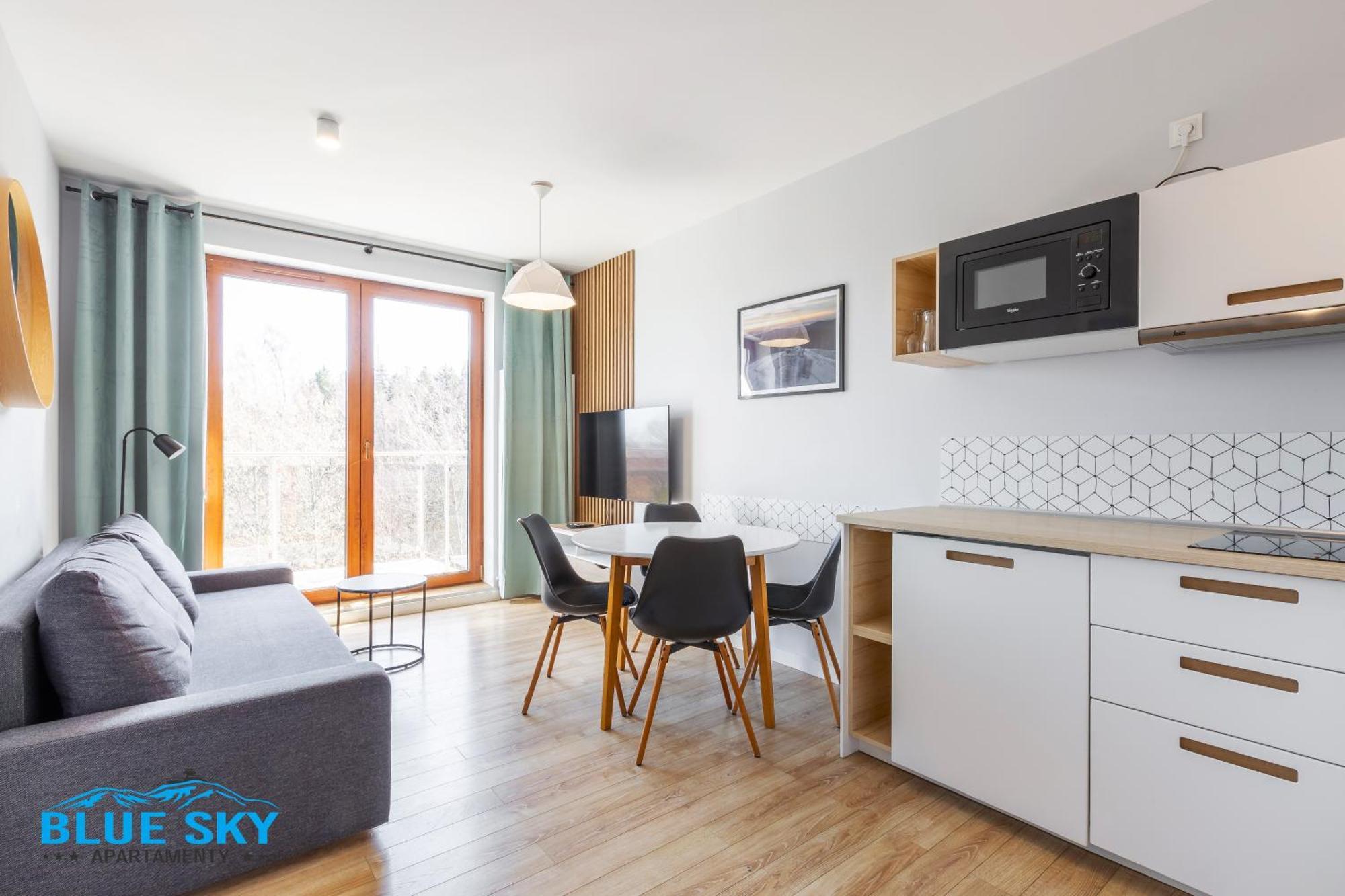Bluesky: Mountain View Retreat In *